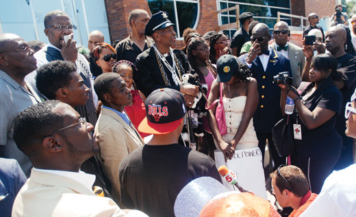 protestors gather at the police station Photographs by Jamelle Bouie / Wikimedia