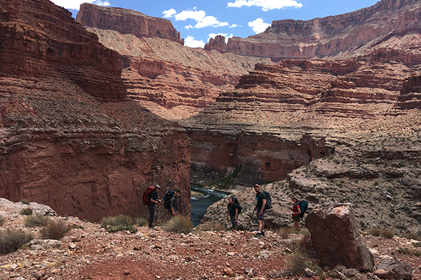 Teenagers hiking in the Grand Canyon